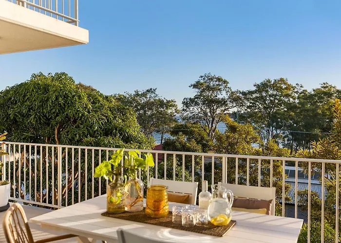 3 Bedroom Penthouse - Short Walk To Sandstone Point