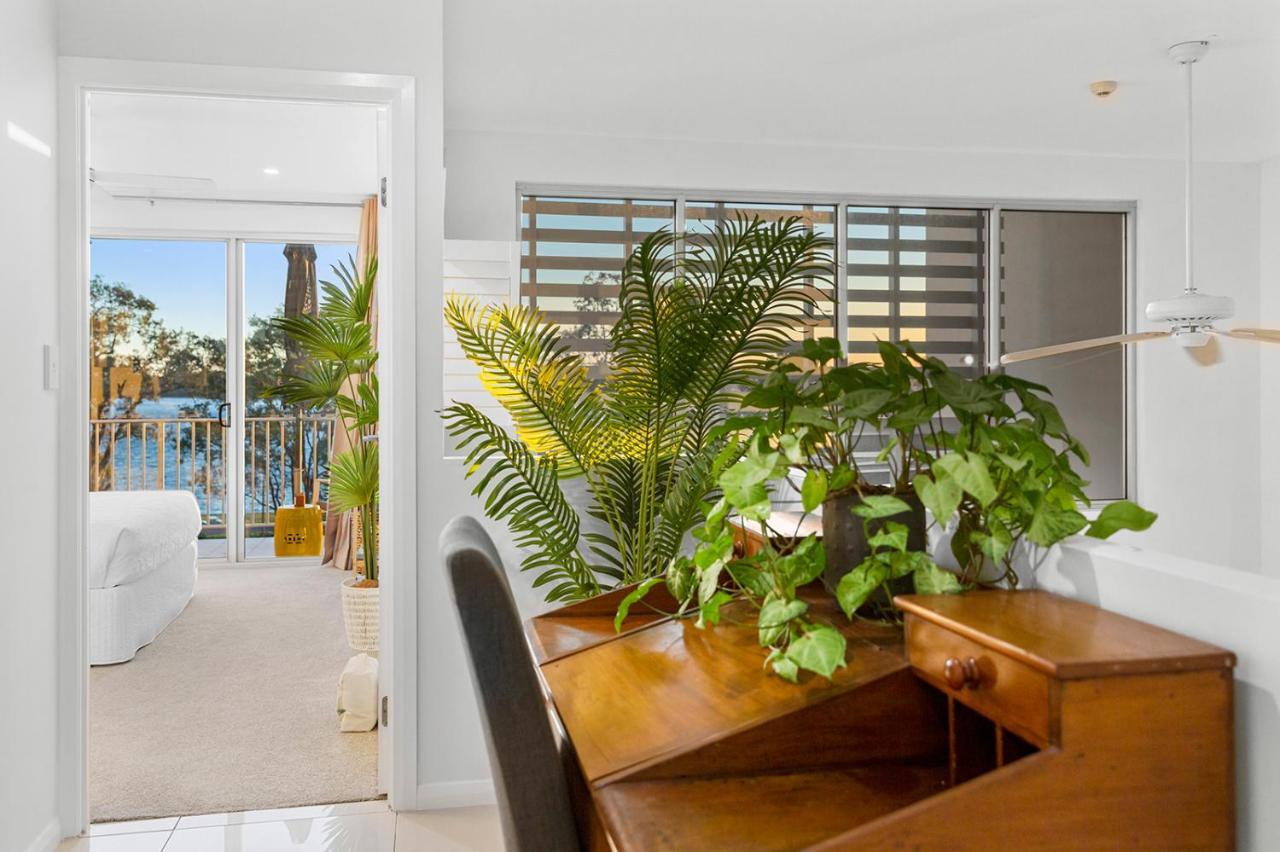 Apartment 3 Bedroom Penthouse - Short Walk To Sandstone Point *