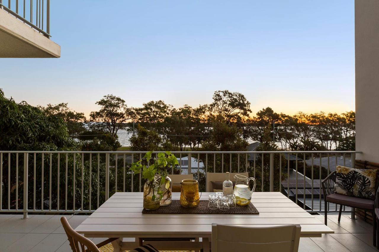 3 Bedroom Penthouse - Short Walk To Sandstone Point Apartment Bongaree