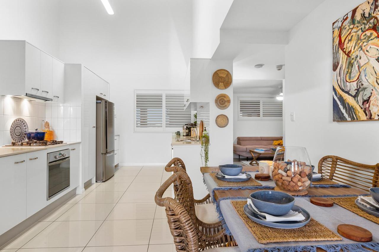 3 Bedroom Penthouse - Short Walk To Sandstone Point *