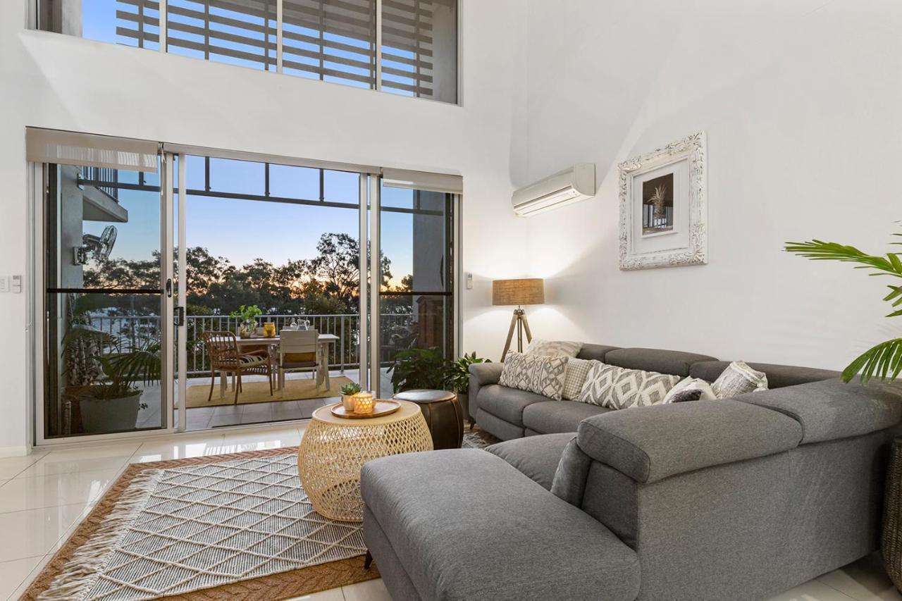 Apartment 3 Bedroom Penthouse - Short Walk To Sandstone Point *